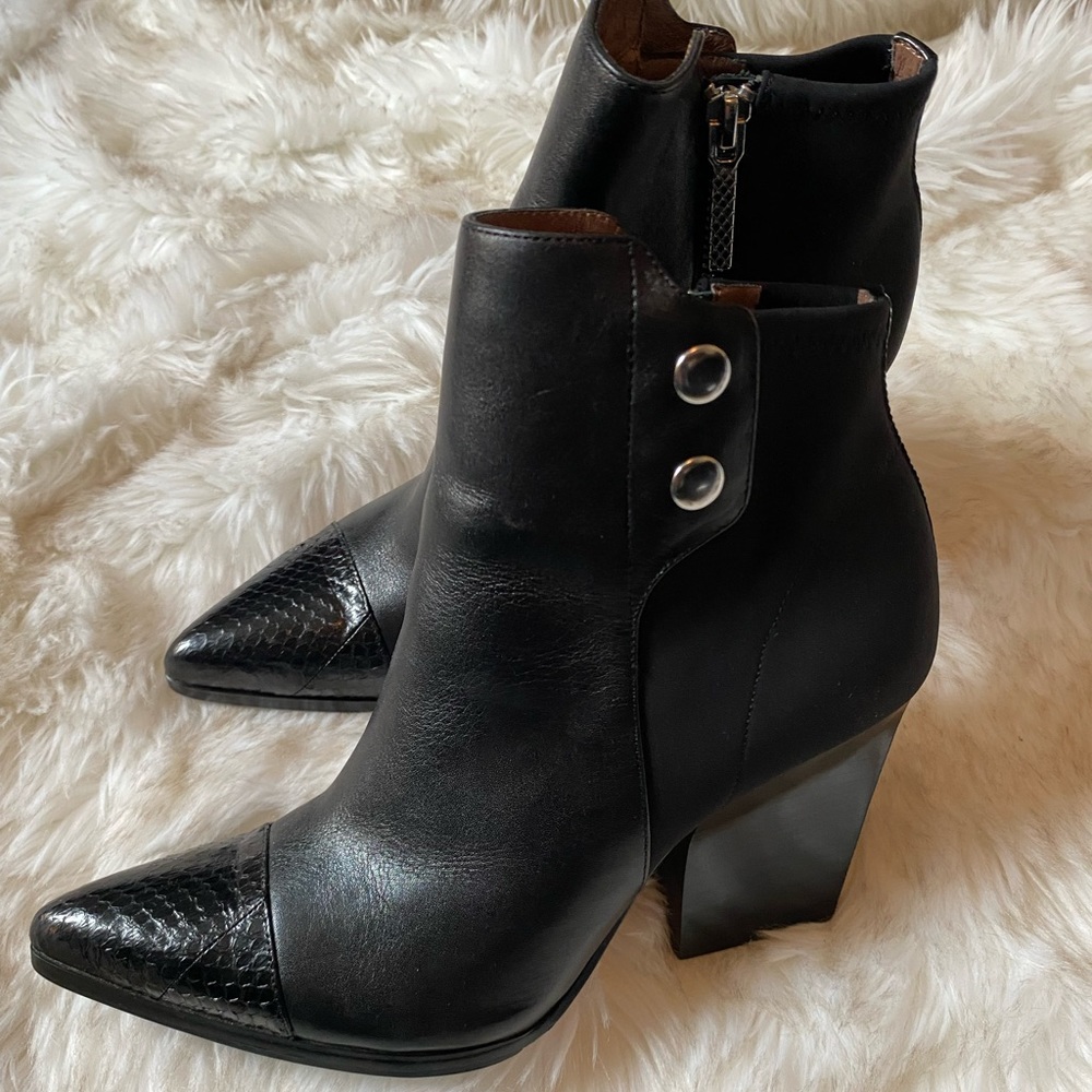 Donald J. Pliner Boot Heels
